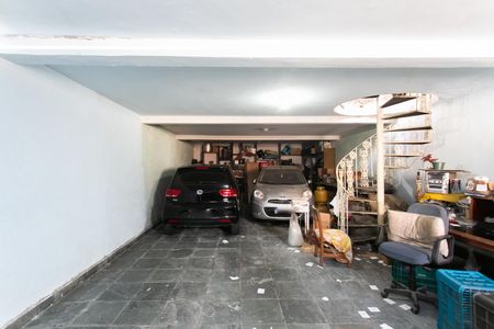 Casa à venda com 200m², 3 quartos e 4 vagas Casa à venda com 200m², 3 quartos e 4 vagasGaragem