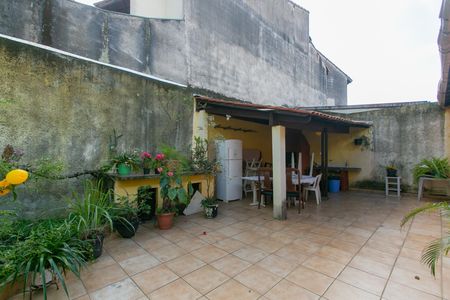 Casa à venda com 200m², 3 quartos e 4 vagas Casa à venda com 200m², 3 quartos e 4 vagasÁrea Externa - Churrasqueira