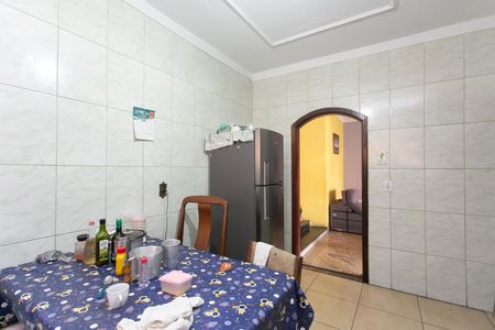 Casa à venda com 200m², 3 quartos e 4 vagas Casa à venda com 200m², 3 quartos e 4 vagasCozinha