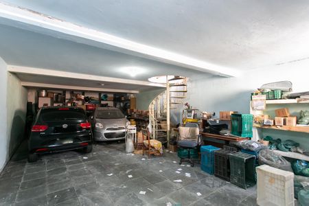 Casa à venda com 200m², 3 quartos e 4 vagas Casa à venda com 200m², 3 quartos e 4 vagasGaragem