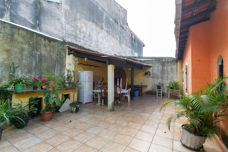 Casa à venda com 200m², 3 quartos e 4 vagas Casa à venda com 200m², 3 quartos e 4 vagasÁrea Externa - Churrasqueira