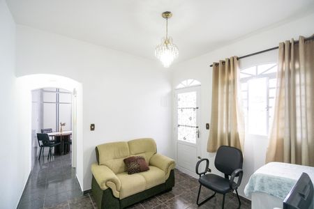 Casa para alugar com 225m², 3 quartos e 4 vagas Casa para alugar com 225m², 3 quartos e 4 vagasSala