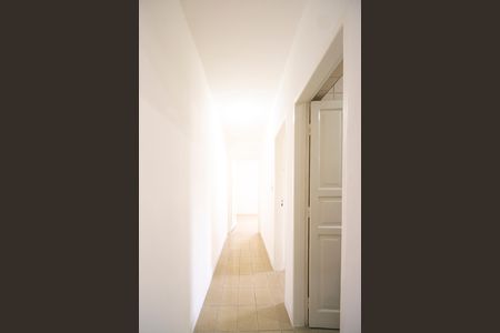 Casa para alugar com 225m², 3 quartos e 4 vagas Casa para alugar com 225m², 3 quartos e 4 vagasCorredor dos quartos