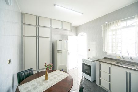 Casa para alugar com 225m², 3 quartos e 4 vagas Casa para alugar com 225m², 3 quartos e 4 vagasCozinha