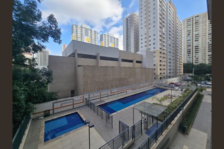 Apartamento para alugar com 75m², 3 quartos e 2 vagas Apartamento para alugar com 75m², 3 quartos e 2 vagasVaranda com vista para Piscina