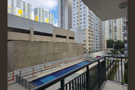 Apartamento para alugar com 75m², 3 quartos e 2 vagas Apartamento para alugar com 75m², 3 quartos e 2 vagasVaranda com vista para Piscina