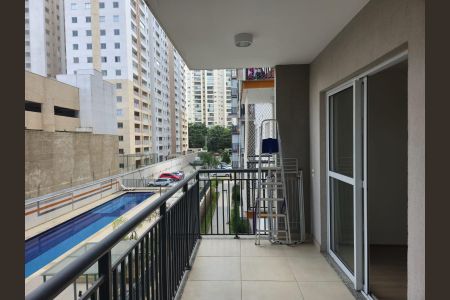 Apartamento para alugar com 75m², 3 quartos e 2 vagas Apartamento para alugar com 75m², 3 quartos e 2 vagasVaranda com vista para Piscina