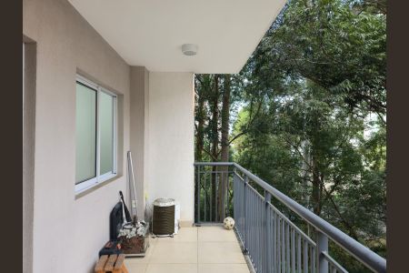 Apartamento para alugar com 75m², 3 quartos e 2 vagas Apartamento para alugar com 75m², 3 quartos e 2 vagasVaranda com vista para Piscina