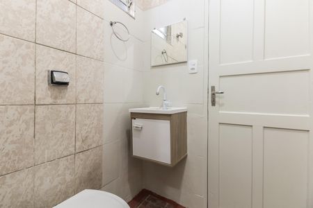 Casa para alugar com 65m², 2 quartos e sem vaga Casa para alugar com 65m², 2 quartos e sem vagaBanheiro