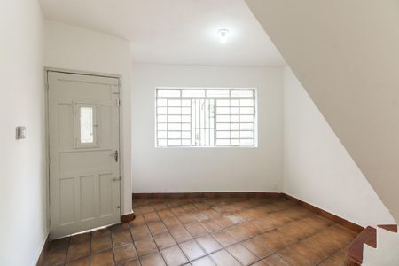 Casa para alugar com 65m², 2 quartos e sem vaga Casa para alugar com 65m², 2 quartos e sem vagaSala