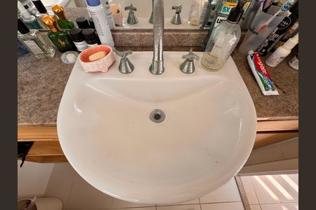 Apartamento para alugar com 80m², 2 quartos e 2 vagasSuite 1 - Banheiro