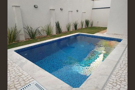 Casa à venda com 226m², 3 quartos e 2 vagas