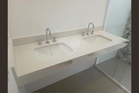 Casa à venda com 226m², 3 quartos e 2 vagas