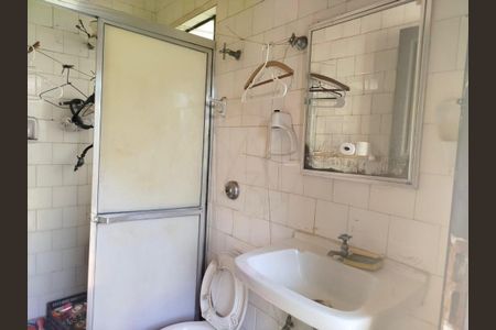 Casa à venda com 156m², 4 quartos e 2 vagas