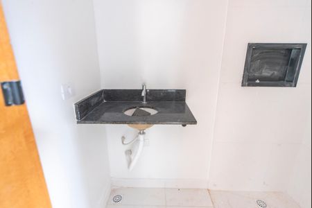 Apartamento à venda com 47m², 2 quartos e 1 vaga Apartamento à venda com 47m², 2 quartos e 1 vagaBanheiro