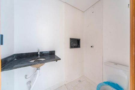 Banheiro  de apartamento à venda com 2 quartos, 47m² em Vila Humaita, Santo André