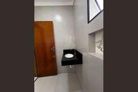 Casa à venda com 83m², 3 quartos e 2 vagas