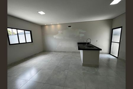 Casa à venda com 83m², 3 quartos e 2 vagas