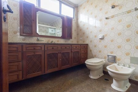 Apartamento à venda com 135m², 3 quartos e 3 vagas Apartamento à venda com 135m², 3 quartos e 3 vagasBanheiro Social