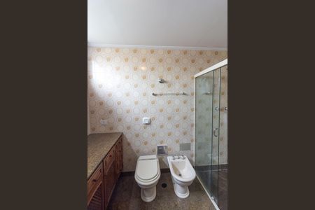 Apartamento à venda com 135m², 3 quartos e 3 vagas Apartamento à venda com 135m², 3 quartos e 3 vagasBanheiro Social