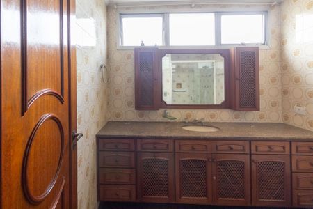Apartamento à venda com 135m², 3 quartos e 3 vagas Apartamento à venda com 135m², 3 quartos e 3 vagasBanheiro Social
