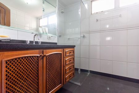 Apartamento à venda com 135m², 3 quartos e 3 vagas Apartamento à venda com 135m², 3 quartos e 3 vagasBanheiro Suíte