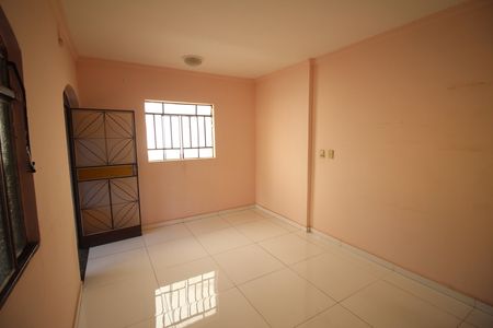 Casa à venda com 349m², 3 quartos e 2 vagasSala