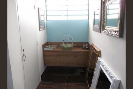 Casa à venda com 235m², 1 quarto e 4 vagas
