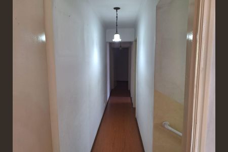Casa à venda com 178m², 3 quartos e 1 vaga Casa à venda com 178m², 3 quartos e 1 vagaEscada