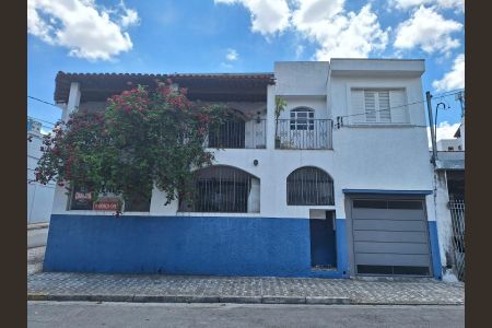 Casa à venda com 178m², 3 quartos e 1 vaga Casa à venda com 178m², 3 quartos e 1 vagaFachada