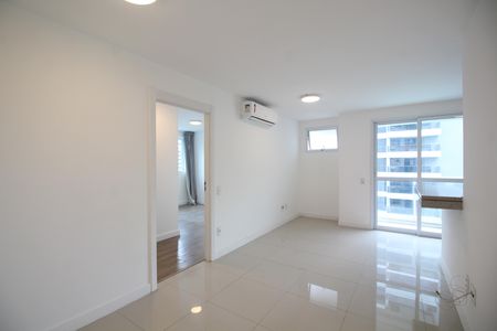 Apartamento para alugar com 80m², 2 quartos e 1 vagaSala