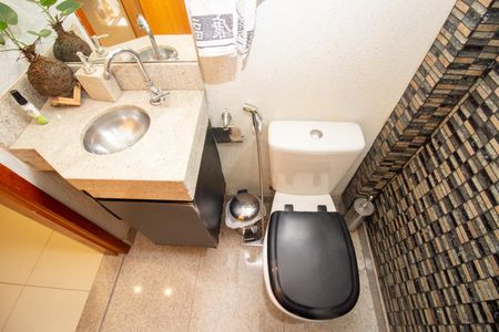 Casa de condomínio à venda com 240m², 3 quartos e 4 vagas Casa de condomínio à venda com 240m², 3 quartos e 4 vagasLavabo