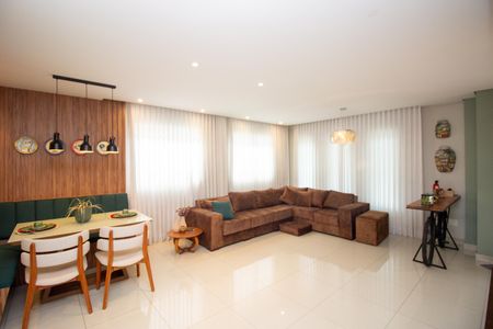 Sala de casa de condomínio à venda com 3 quartos, 240m² em Tres Barras, Contagem