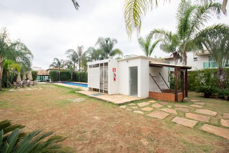 Casa de condomínio à venda com 240m², 3 quartos e 4 vagas Casa de condomínio à venda com 240m², 3 quartos e 4 vagasÁrea comum - Piscina