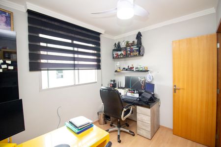 Casa de condomínio à venda com 240m², 3 quartos e 4 vagas Casa de condomínio à venda com 240m², 3 quartos e 4 vagasQuarto 1