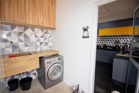 Casa de condomínio à venda com 240m², 3 quartos e 4 vagas Casa de condomínio à venda com 240m², 3 quartos e 4 vagasCozinha e Área de Serviço
