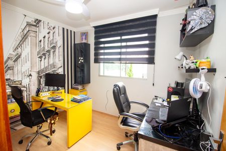 Casa de condomínio à venda com 240m², 3 quartos e 4 vagas Casa de condomínio à venda com 240m², 3 quartos e 4 vagasQuarto 1