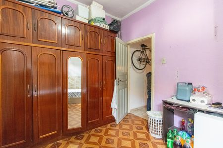 Casa à venda com 241m², 4 quartos e 2 vagas Casa à venda com 241m², 4 quartos e 2 vagasQuarto 4