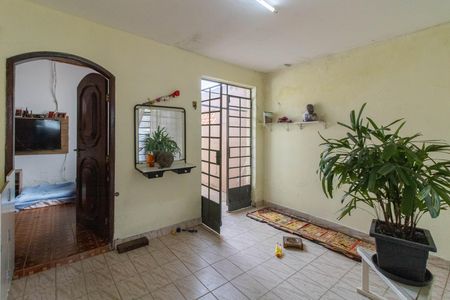 Casa à venda com 241m², 4 quartos e 2 vagas Casa à venda com 241m², 4 quartos e 2 vagasÁrea externa
