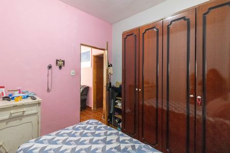 Casa à venda com 241m², 4 quartos e 2 vagas Casa à venda com 241m², 4 quartos e 2 vagasQuarto 2