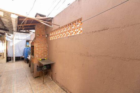 Casa à venda com 241m², 4 quartos e 2 vagas Casa à venda com 241m², 4 quartos e 2 vagasQuintal