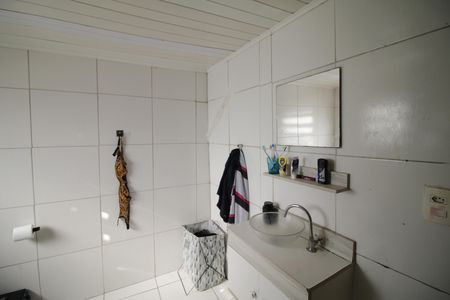 Casa à venda com 90m², 3 quartos e 1 vagaBanheiro da Suíte 2