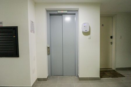 Apartamento para alugar com 37m², 1 quarto e sem vaga Apartamento para alugar com 37m², 1 quarto e sem vagaelevador
