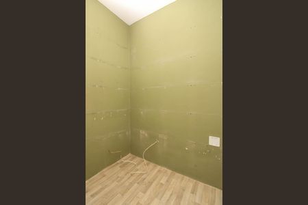 Apartamento à venda com 280m², 5 quartos e 4 vagas Apartamento à venda com 280m², 5 quartos e 4 vagasQuarto de Serviço