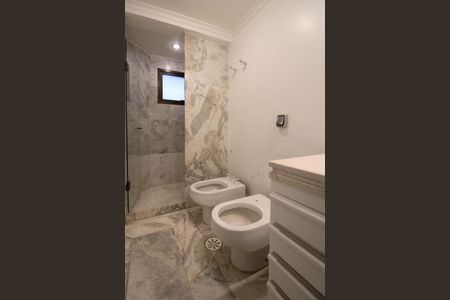 Apartamento à venda com 280m², 5 quartos e 4 vagas Apartamento à venda com 280m², 5 quartos e 4 vagasBanheiro Suíte 2