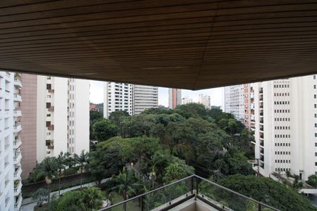 Apartamento à venda com 280m², 5 quartos e 4 vagas Apartamento à venda com 280m², 5 quartos e 4 vagasVista Sala