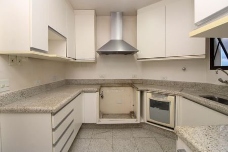 Apartamento à venda com 280m², 5 quartos e 4 vagas Apartamento à venda com 280m², 5 quartos e 4 vagasCozinha