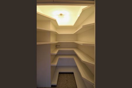 Apartamento à venda com 280m², 5 quartos e 4 vagas Apartamento à venda com 280m², 5 quartos e 4 vagasDespensa