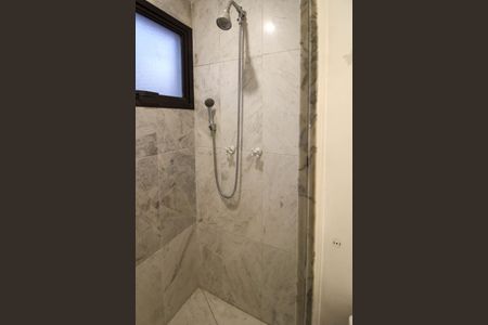 Apartamento à venda com 280m², 5 quartos e 4 vagas Apartamento à venda com 280m², 5 quartos e 4 vagasBanheiro Suíte 2