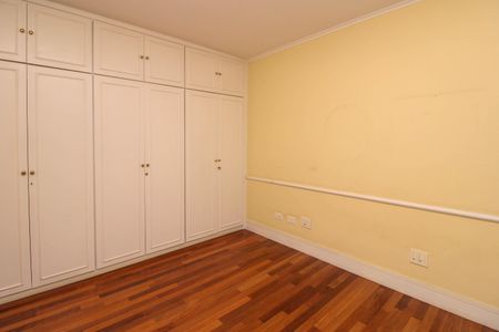 Apartamento à venda com 280m², 5 quartos e 4 vagas Apartamento à venda com 280m², 5 quartos e 4 vagasSuíte 1